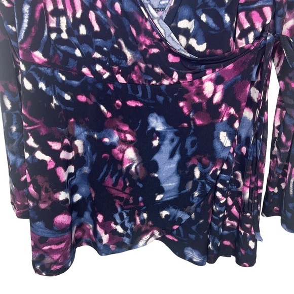 Torrid Abstract Print Surplice Wrap Long Sleeve Blouse Women's Plus 2X - Picture 8 of 9